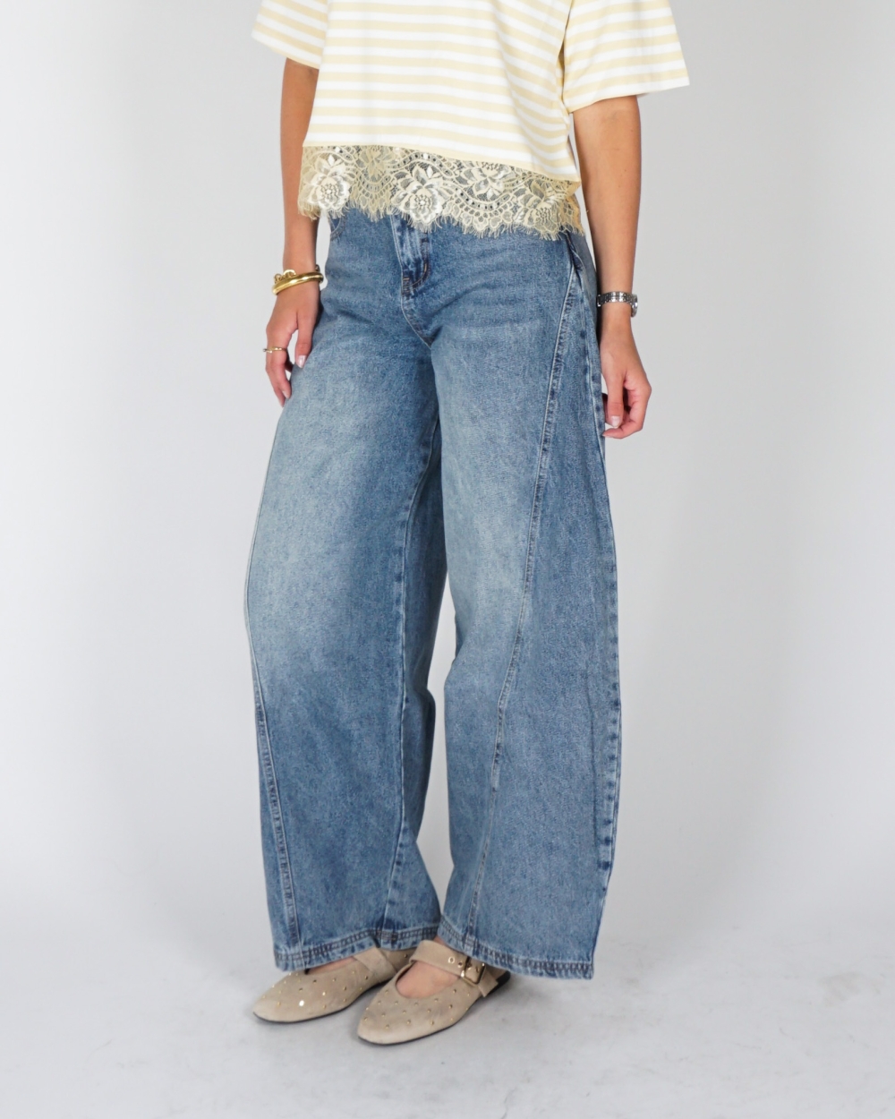 BAGGY JEANS MET SCHUINE NAAD BLAUW