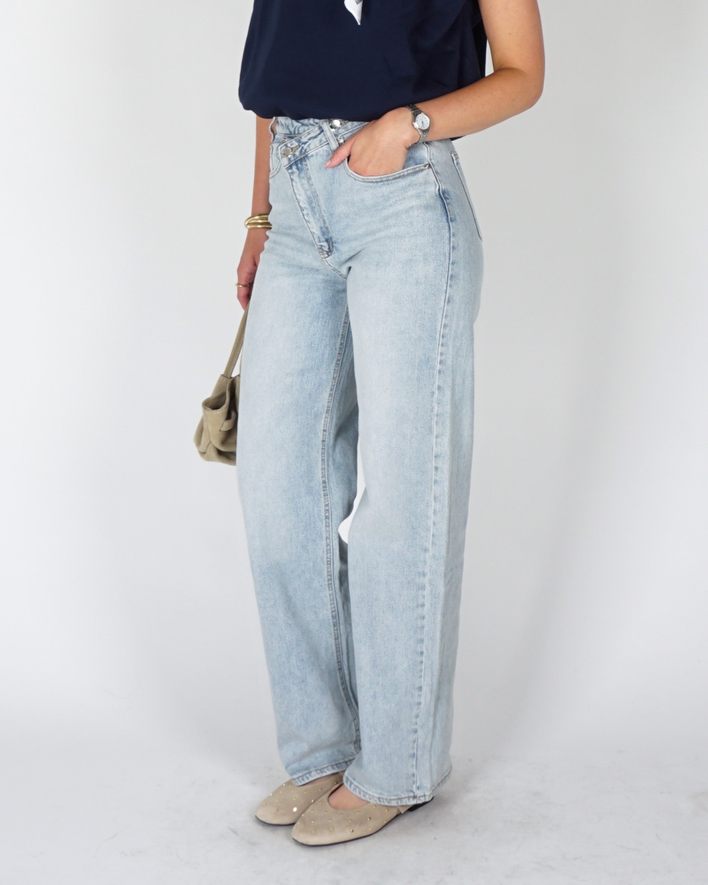 JEANS MET SCHUINE SLUITING SEA BLAUW