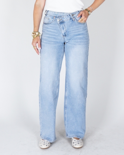 Gossip MG-681Q JEANS SCHUINE KNOOPSLUITING