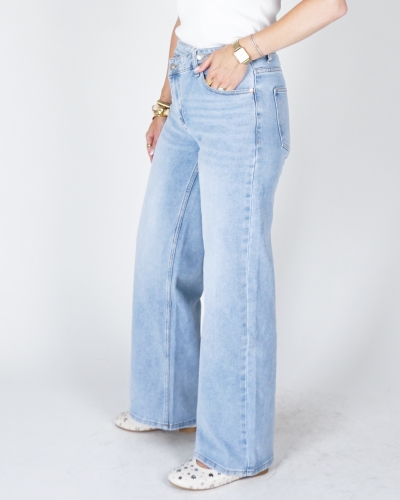 Gossip MG-681Q JEANS SCHUINE KNOOPSLUITING