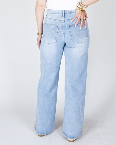 JEANS SCHUINE KNOOPSLUITING LICHTBLAUW
