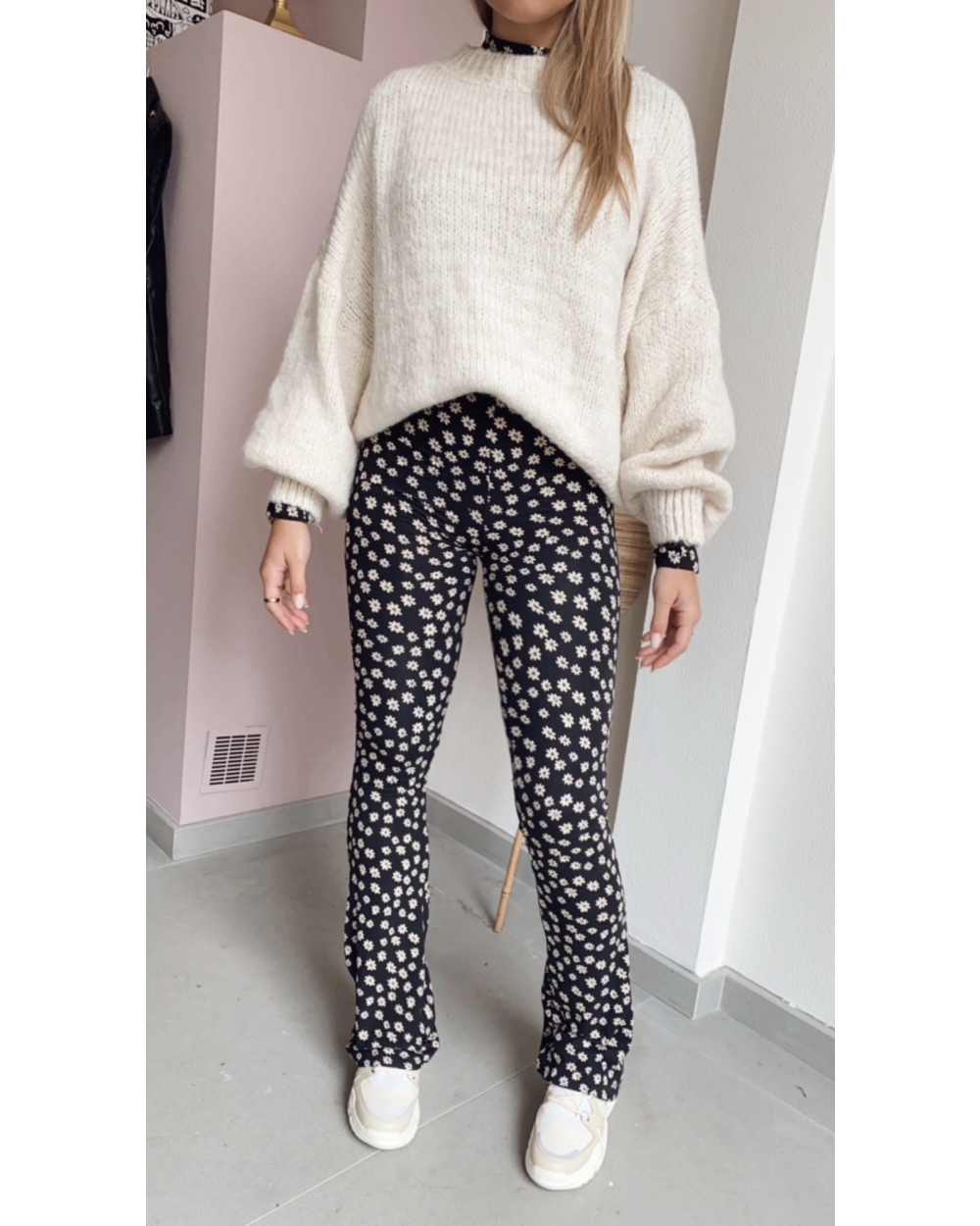 ELIN FLARED ZWART WIT