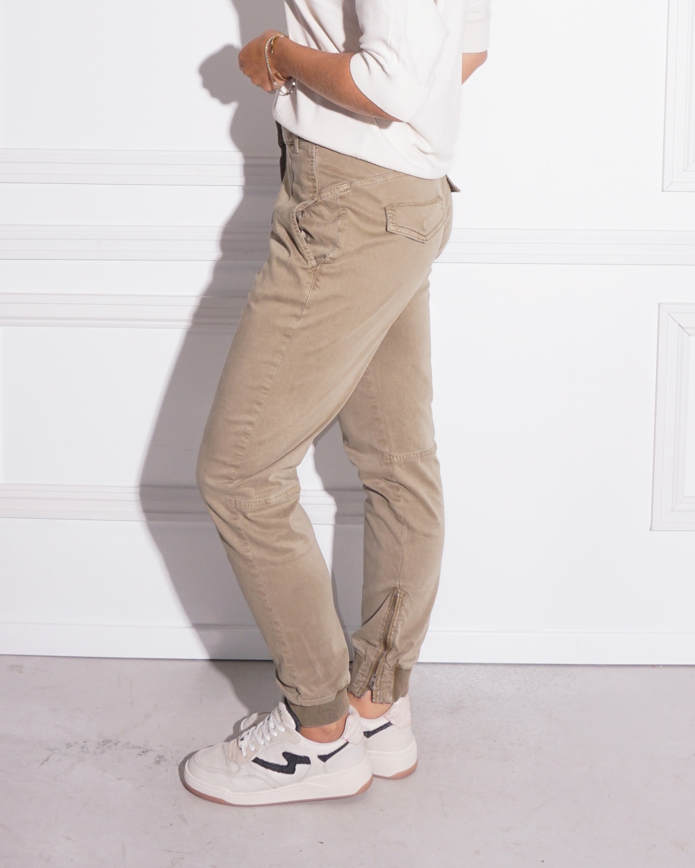 CARGO BROEK MET ELASTISCHE PIJP BRUIN