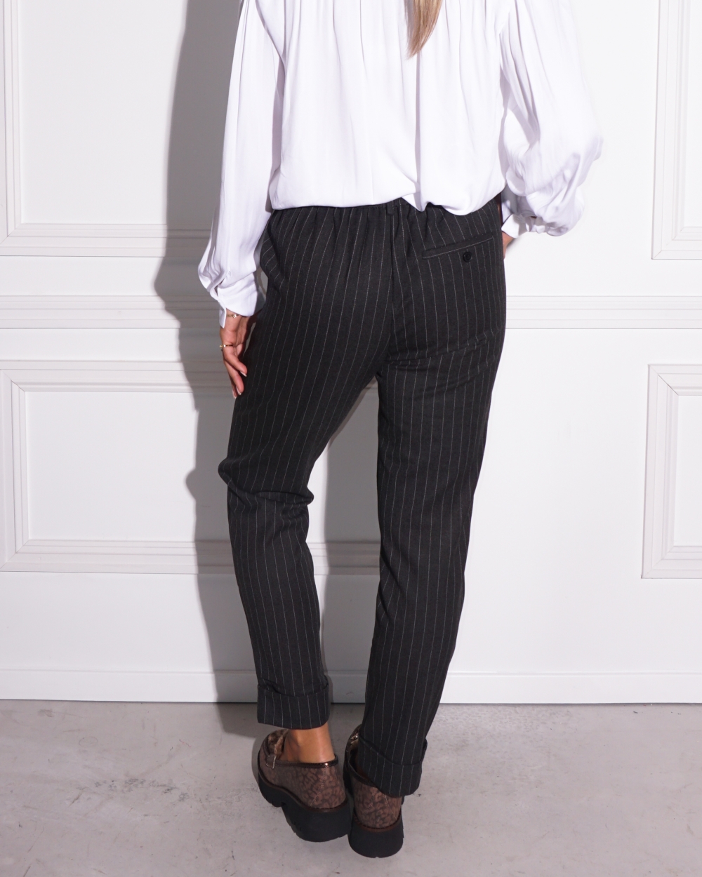 KRIJTSTREEP PANTALON ANTRACITE