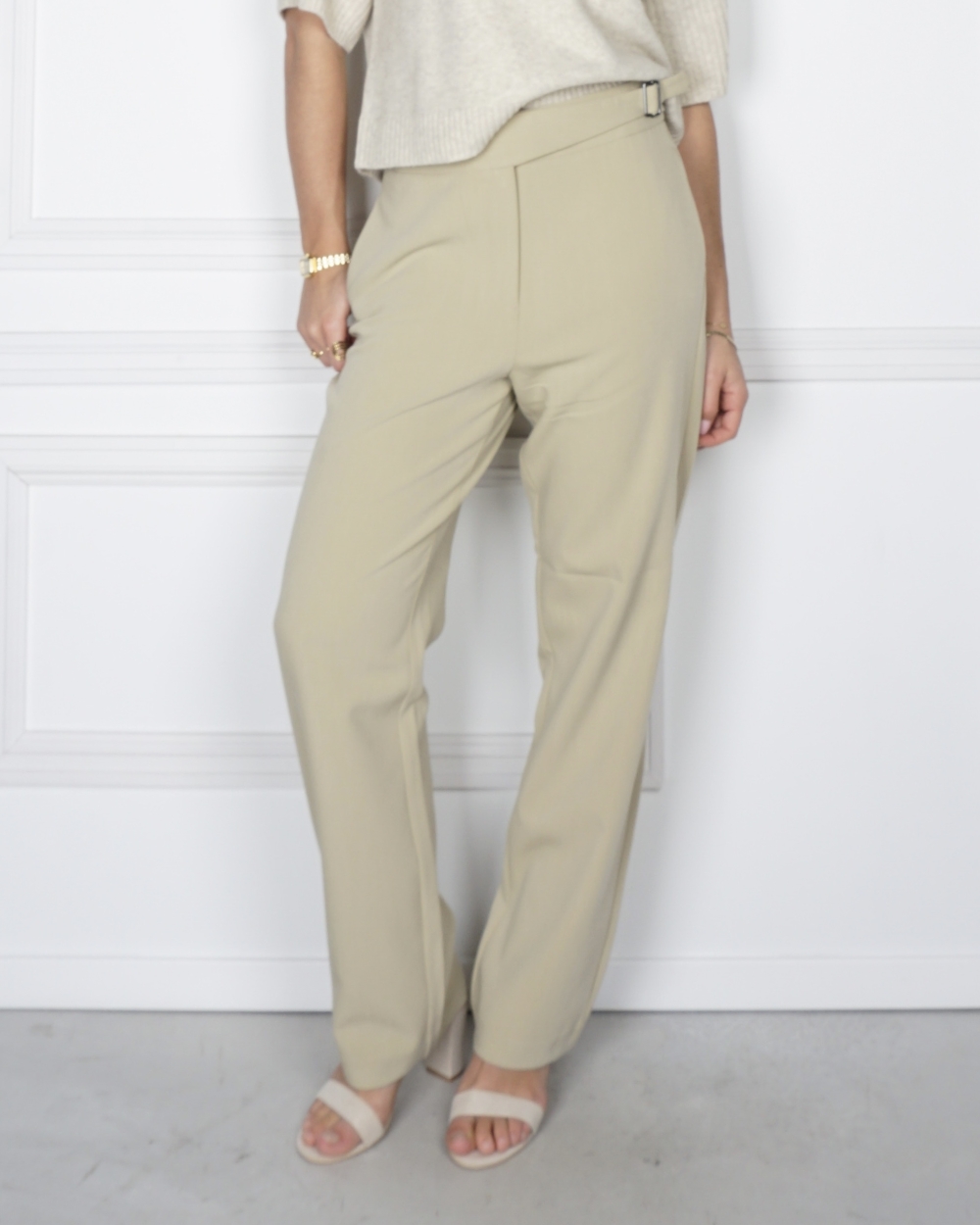 PANTALON MET GESPSLUITING KHAKI