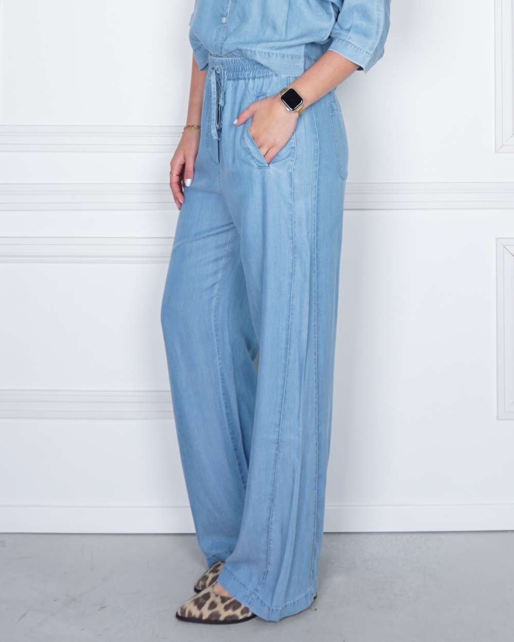CHAMBRAY BROEK LICHTBLAUW