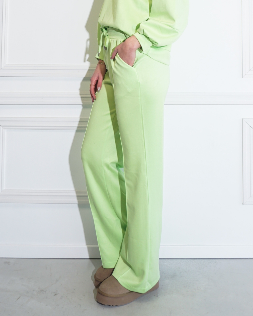 COMFY CLUB BROEK LIME
