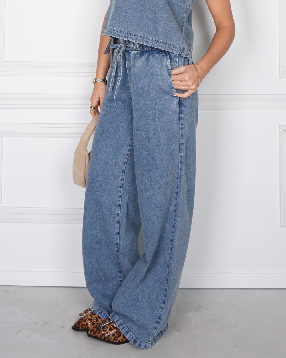 WIDE LEG JEANS MET ELASTIEKEN BAND BLAUW