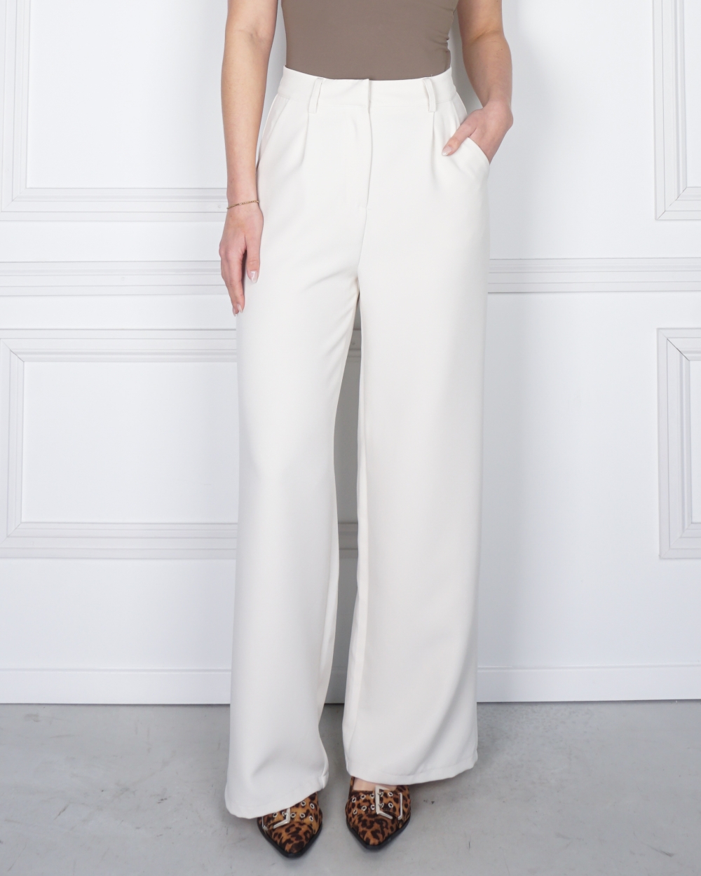 ESSENTIAL PANTALON ECRU