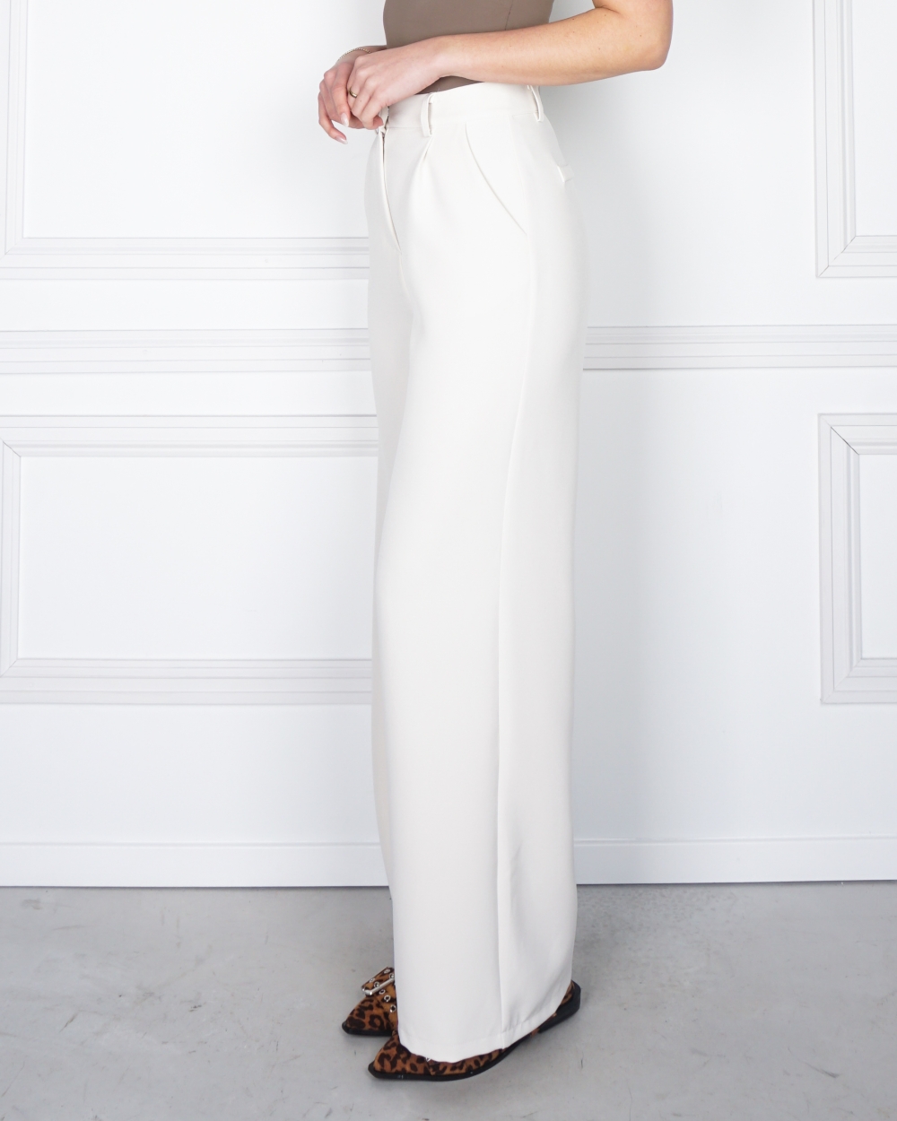 ESSENTIAL PANTALON ECRU