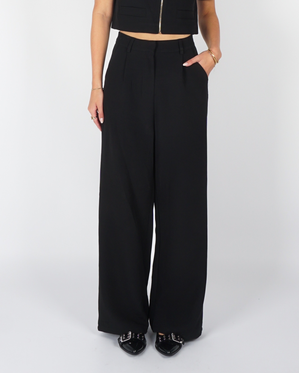 ESSENTIAL PANTALON ZWART