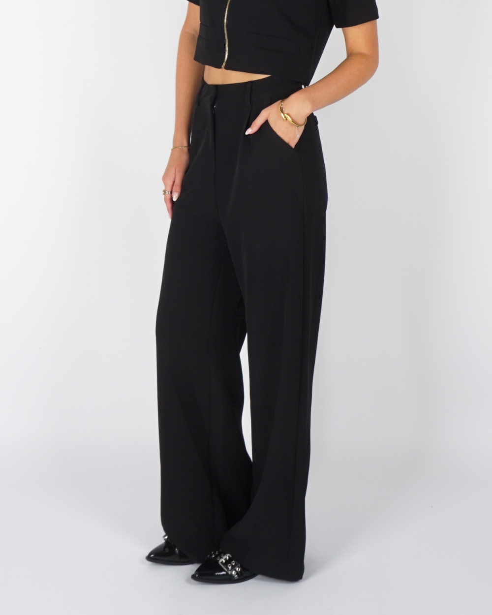 ESSENTIAL PANTALON ZWART