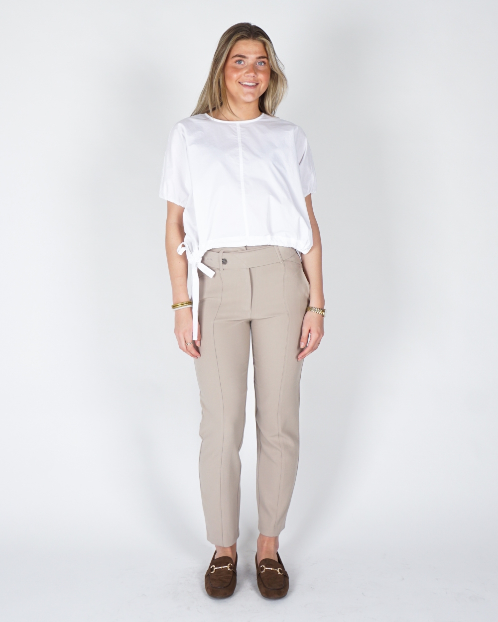 PANTALON MET HOGE TAILLE EN CEINTUUR BEIGE