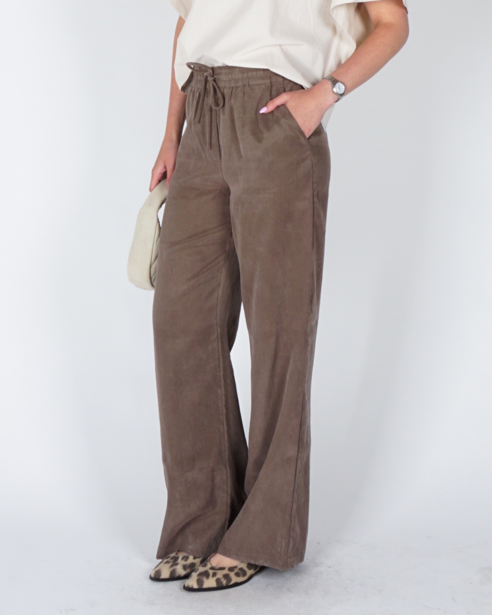 GEWEVEN BROEK MET WIJDE PIJPEN TAUPE