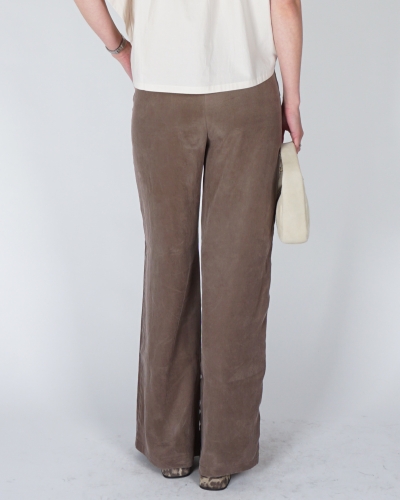 GEWEVEN BROEK MET WIJDE PIJPEN TAUPE