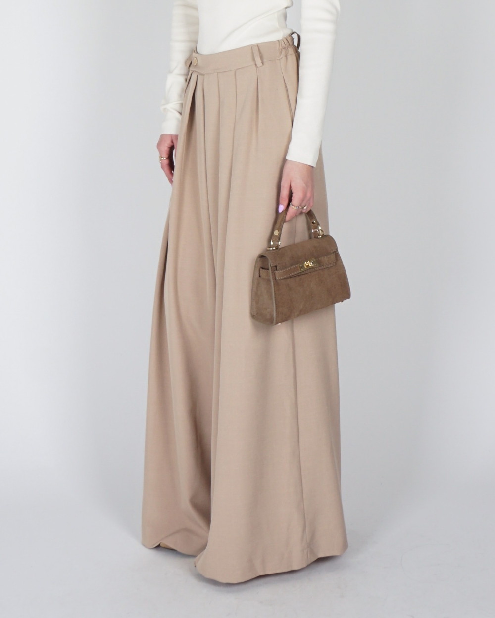 PANTALON MET PLOOIEN CAMEL