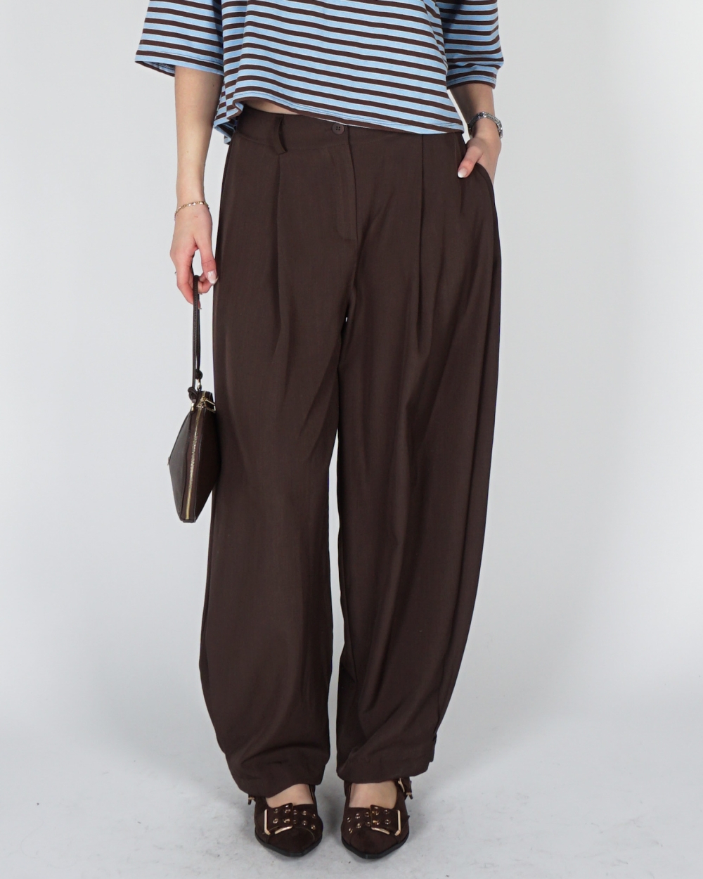 PANTALON BALLON MET PLOOIEN BRUIN