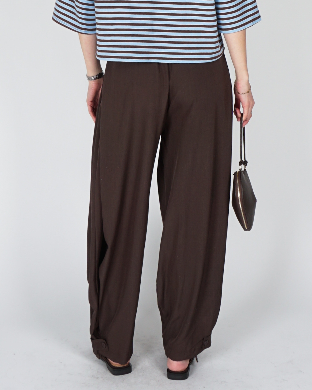 PANTALON BALLON MET PLOOIEN BRUIN