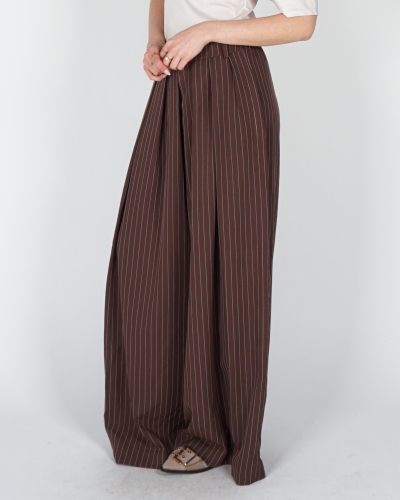 GESTREEPTE PANTALON MET PLOOIEN BRUIN