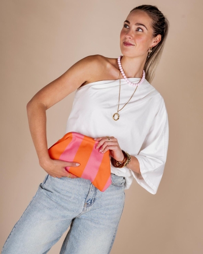 CLUTCH GESTREEPT ORANJE/LICHTROZE