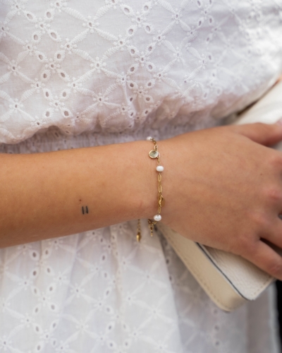 ARMBAND MET PAREL EN MUNTJES