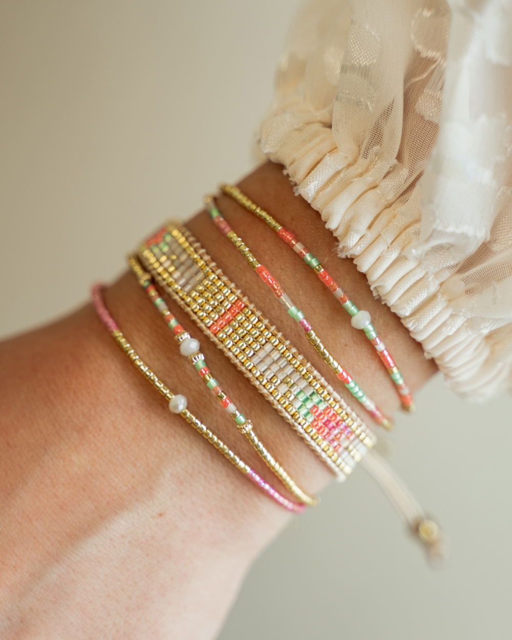 ARMBAND CLARA PINK SAND BEACH
