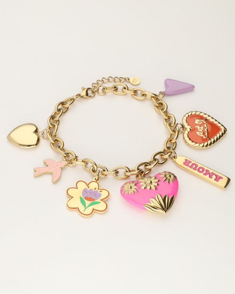 ART ARMBAND MET VERSCHILLENDE BEDELS GOUD