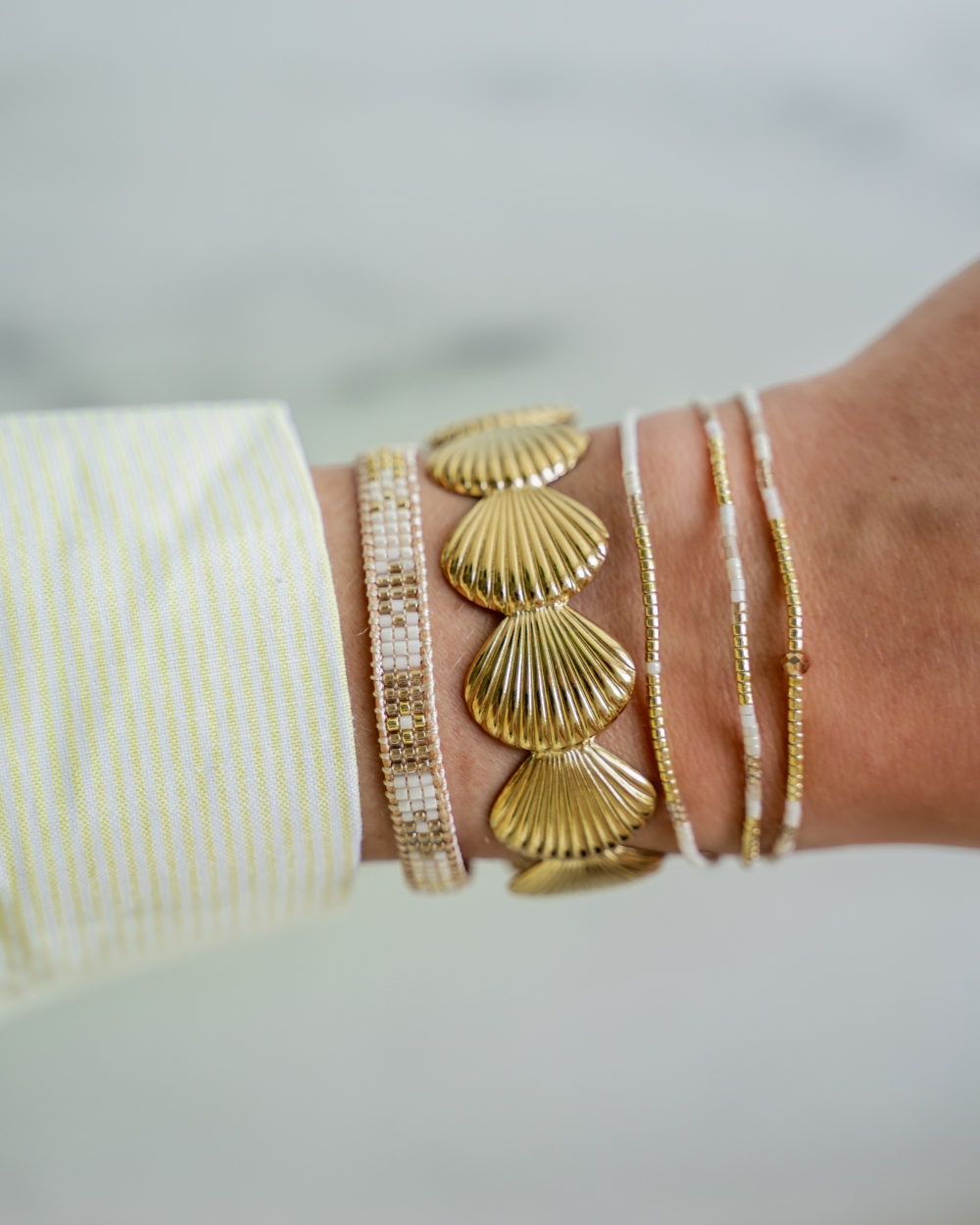 BANGLE SCHELPEN GOUD