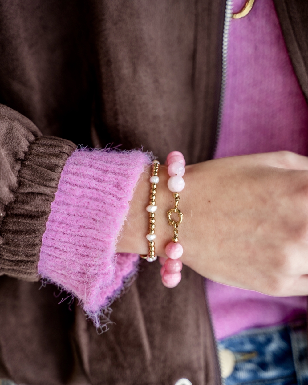 ARMBAND BOLLETJES EN PAREL GOUD