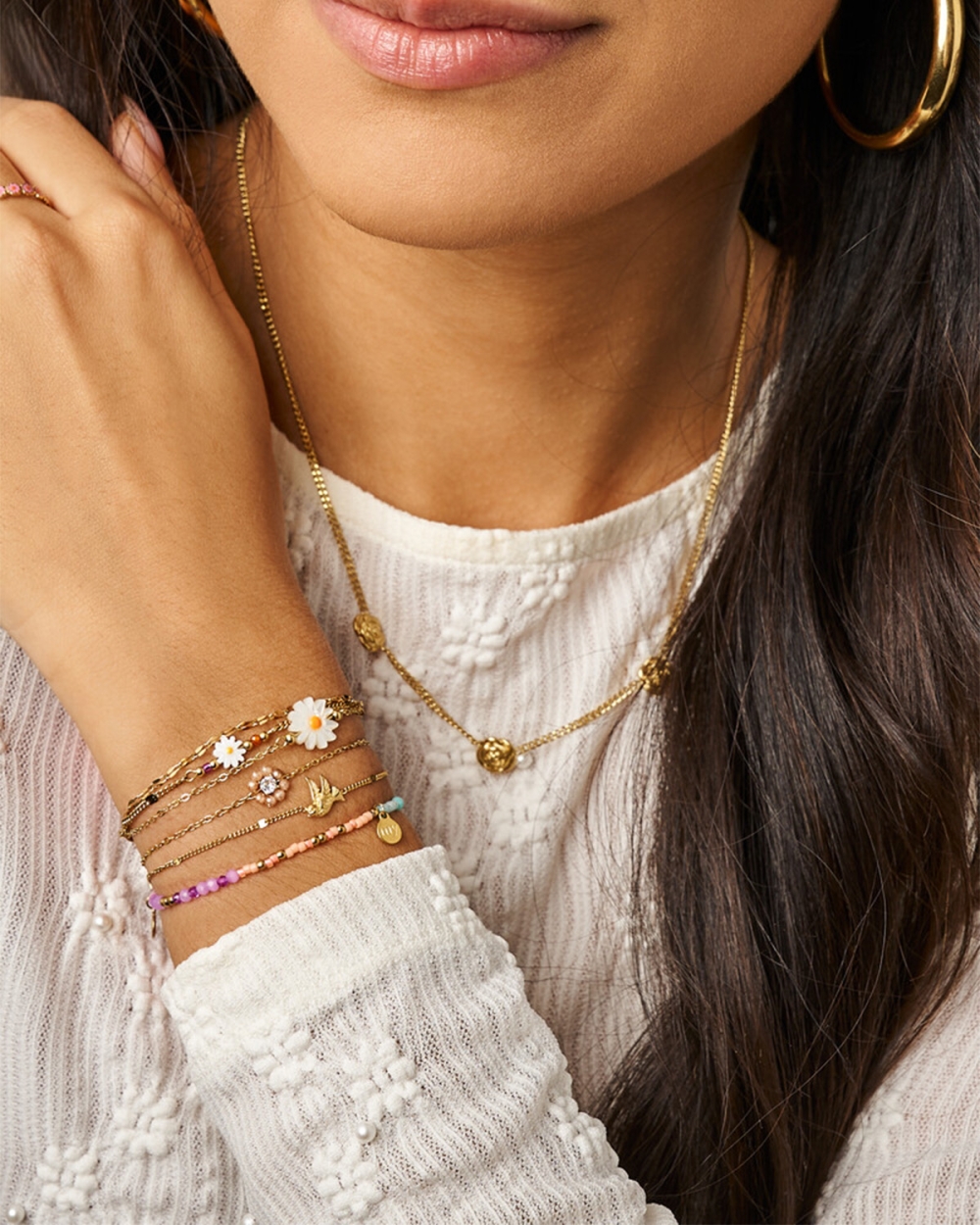 BOTANICAL ELASTIEKEN ARMBAND MET MULTIKLEUR KRALEN 