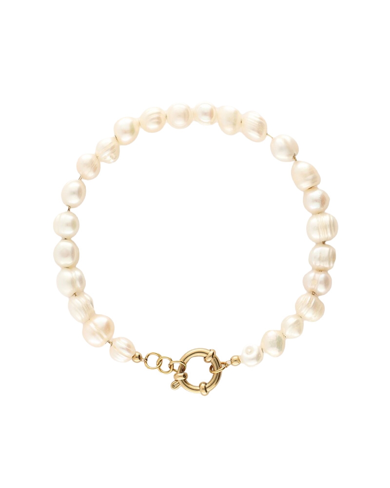 ARMBAND MET NATUURLIJKE PARELS EN SLOTJE GOUD 