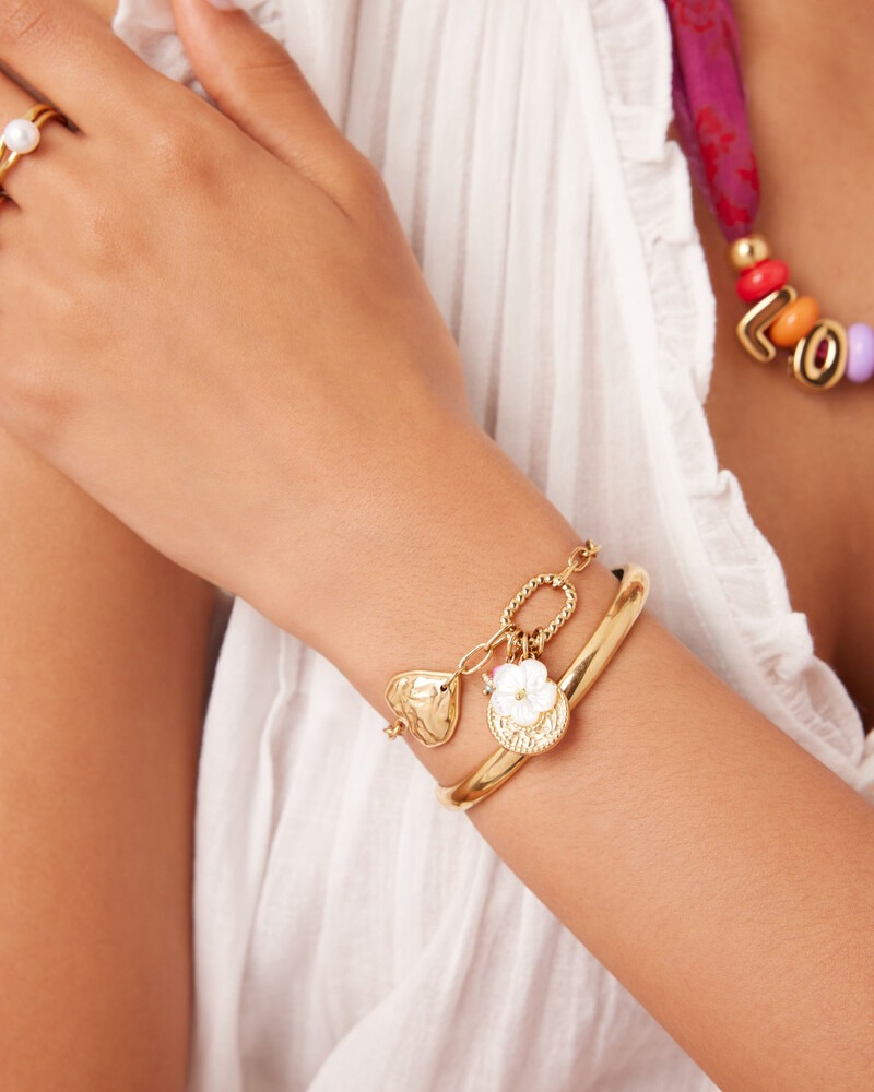 SCHAKELARMBAND MET HARTJE EN MULTI BEDELS