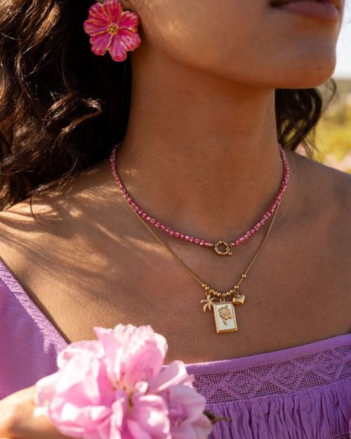 ISLAND KETTING BLOEM MET PALMBOOM GOUD