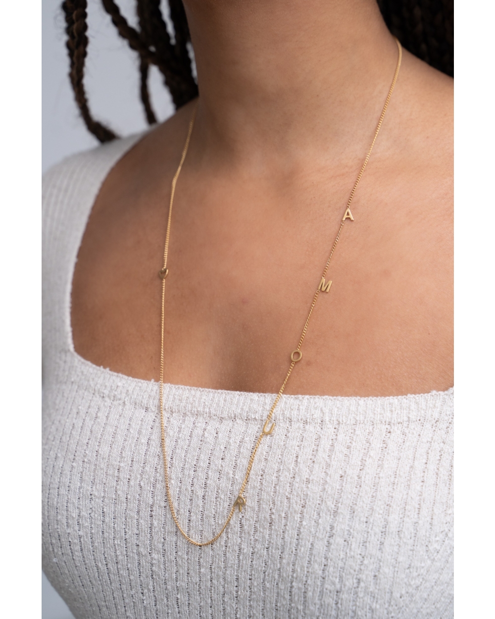 KETTING MET AMOUR LETTERS GOUD