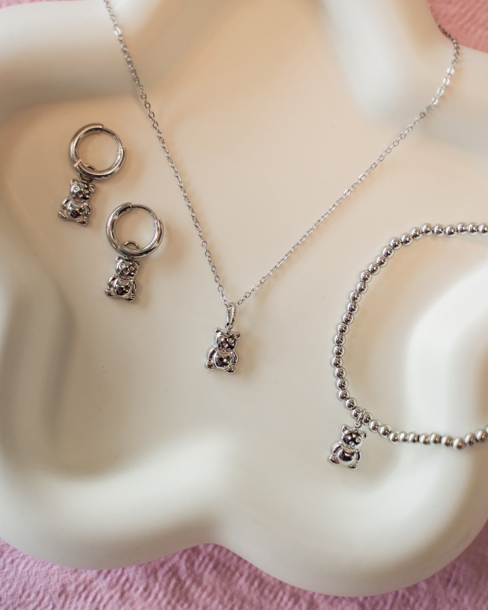 MEISJES KETTING MET BEERTJE ZILVERKLEURIG