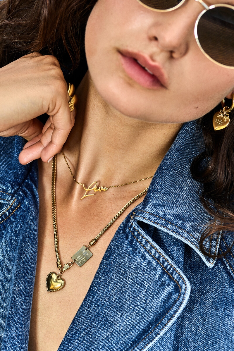 BOLD KETTING MET HARTVORMIGE BEDEL
