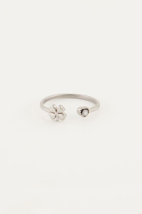 RING KLAVER EN STEENTJE ZILVER