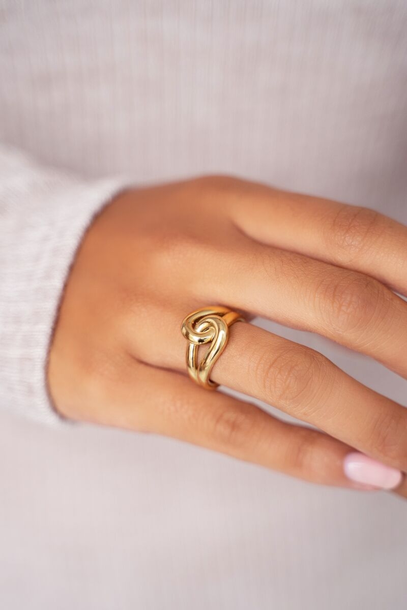 ICONIC RING MET LUS GOUD
