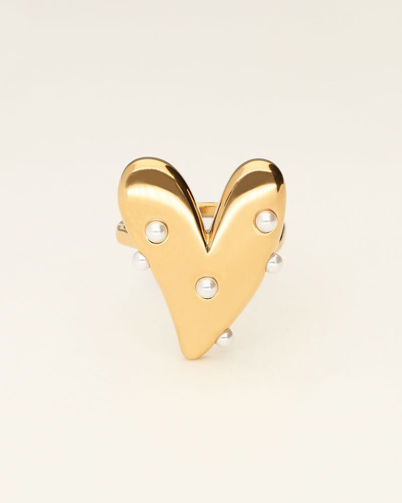 RING MET GROOT HART EN PARELS GOUD
