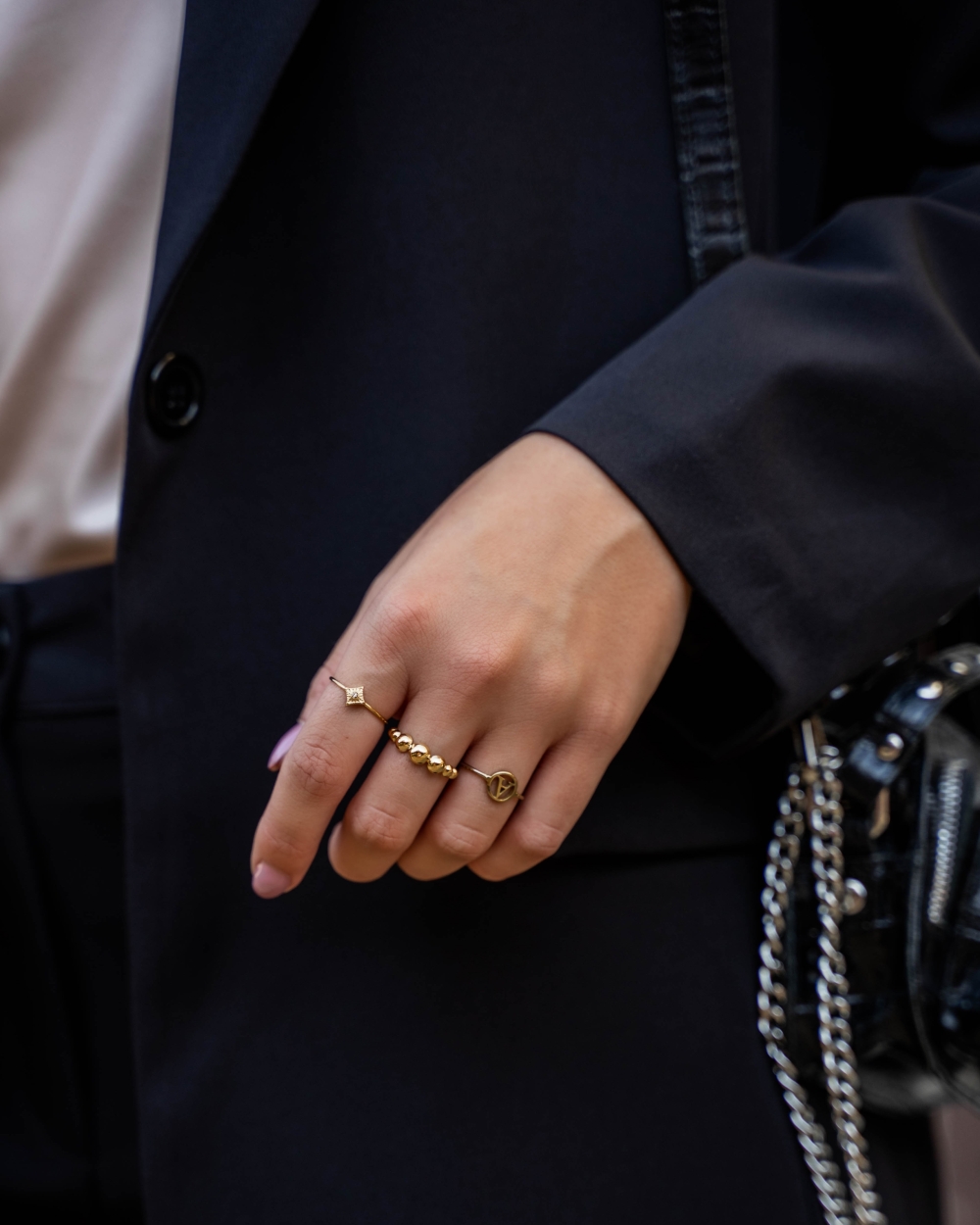 RING MET BOLLEN GOUD