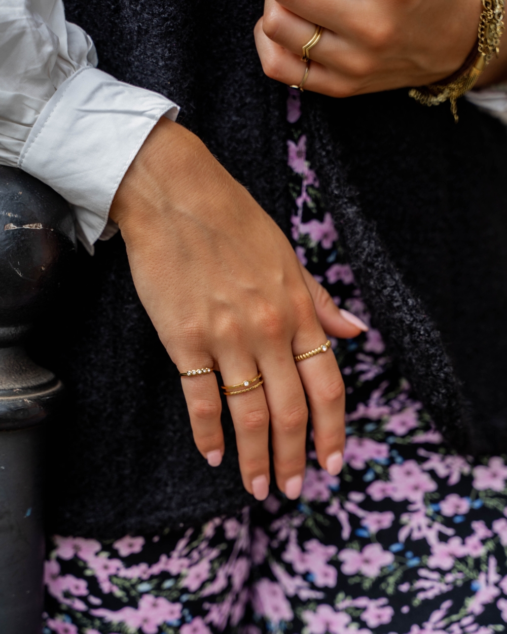 RING MET 5 STEENTJES GOUD