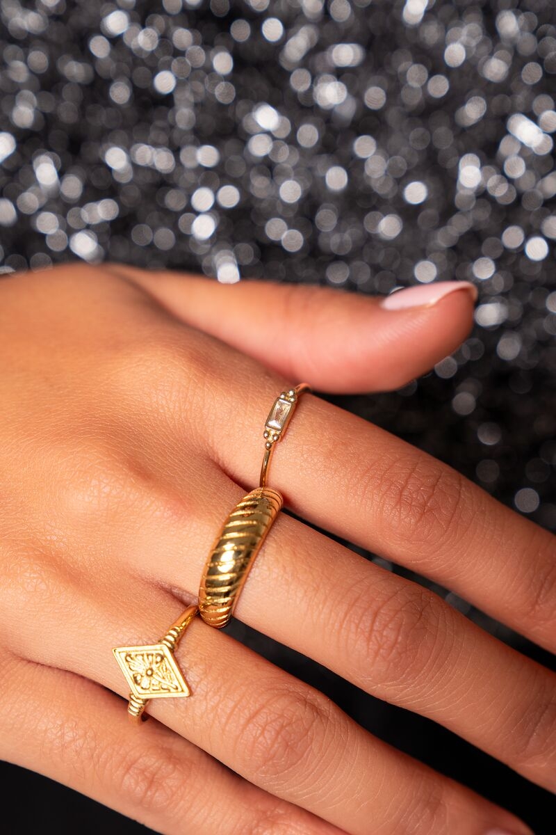 MINIMALISTISCHE RING MET STEEN GOUD