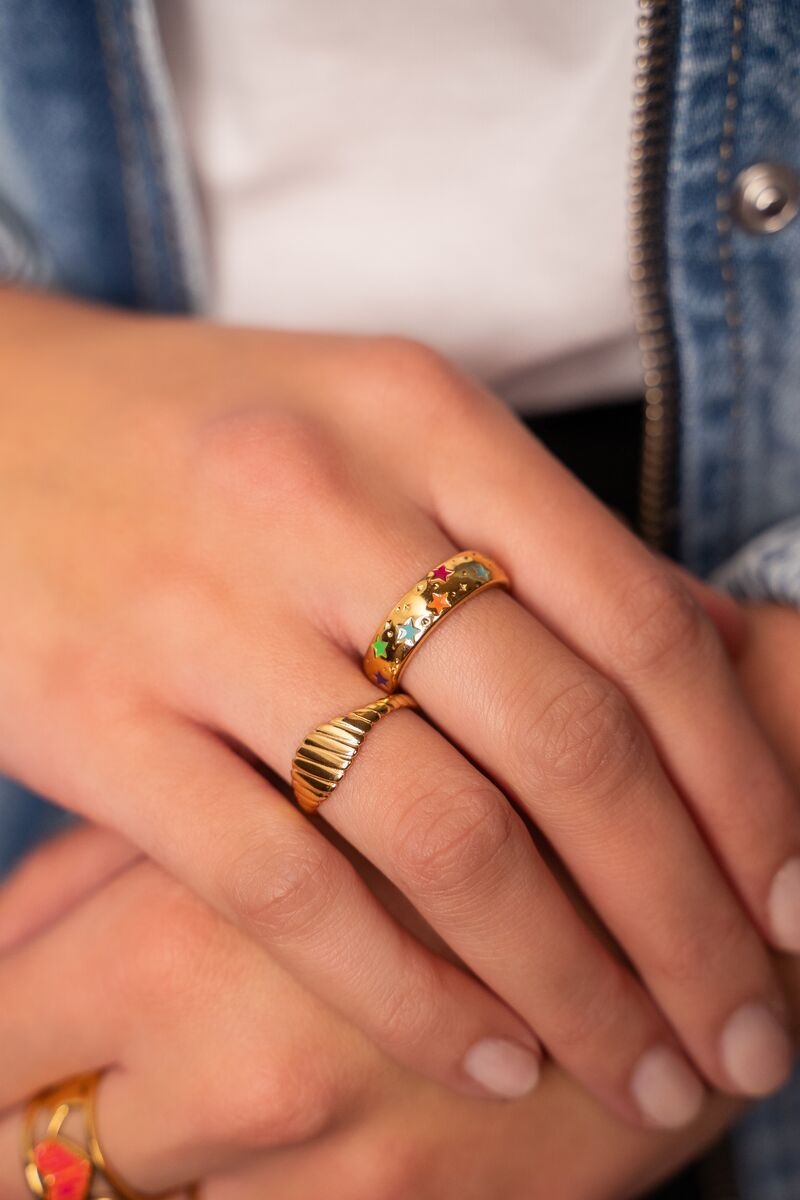 RING MET GEKLEURDE STERREN GOUD