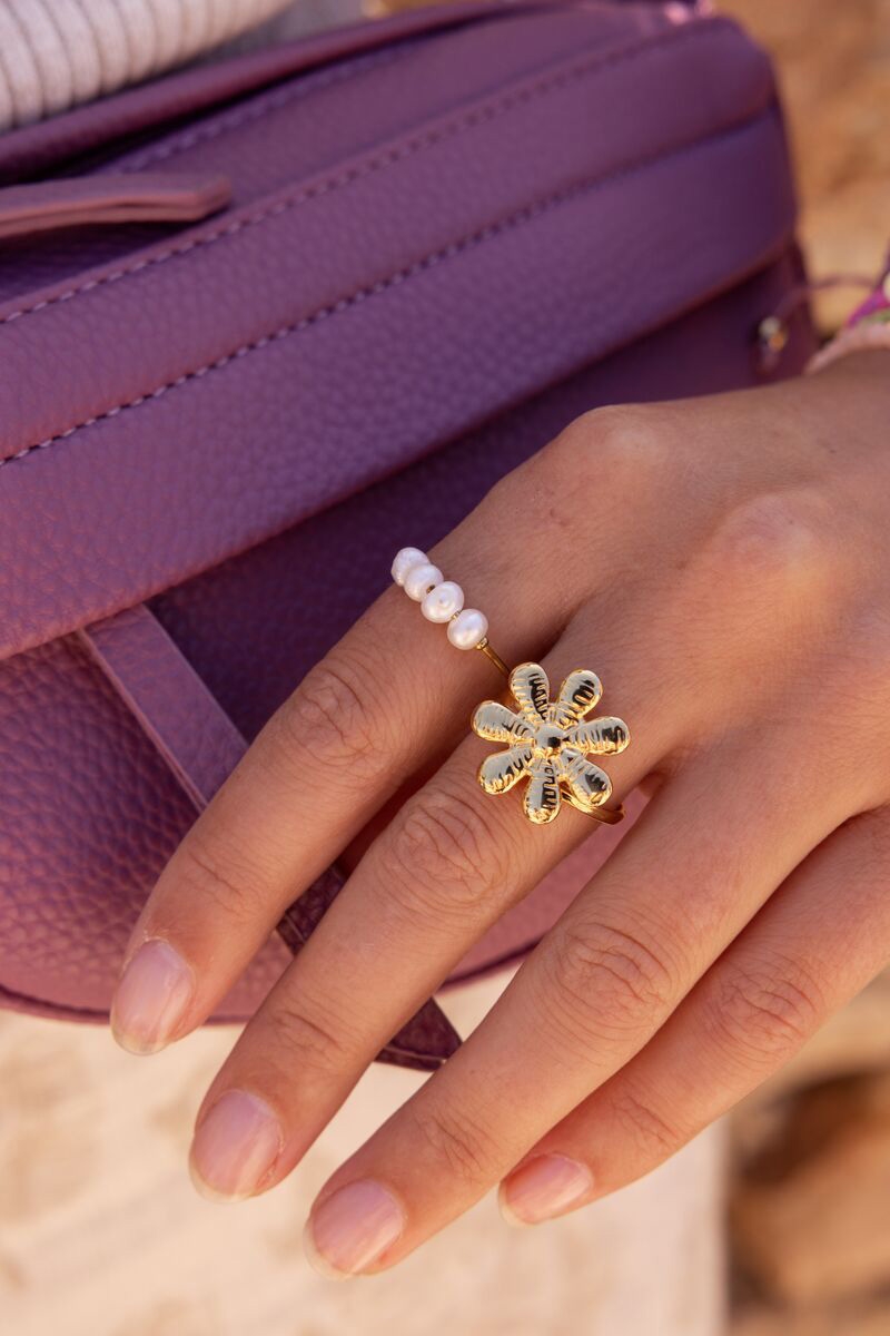 RING MET ZOETWATERPARELS GOUD
