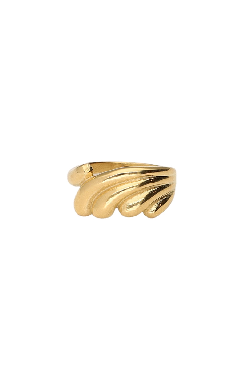 RING MET GOLFSTRUCTUUR GOUD
