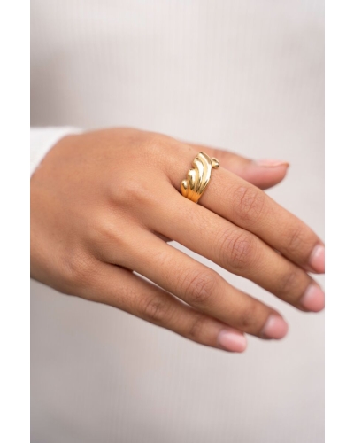 RING MET GOLFSTRUCTUUR GOUD
