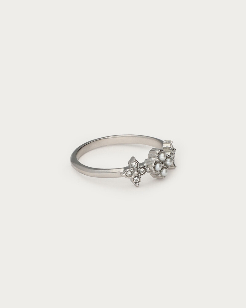 RING KLAVER MET STRASS EN IMITATIEPARELS