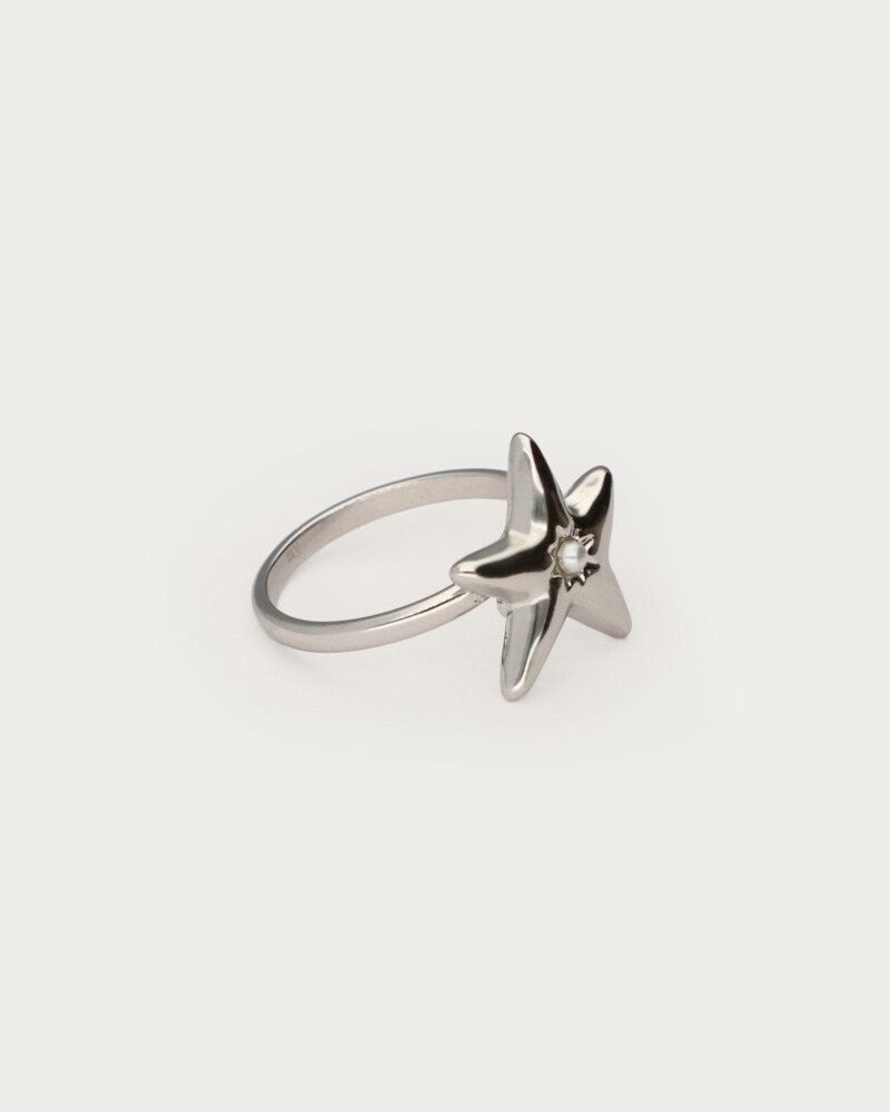 RING MET STER EN IMITATIEPAREL
