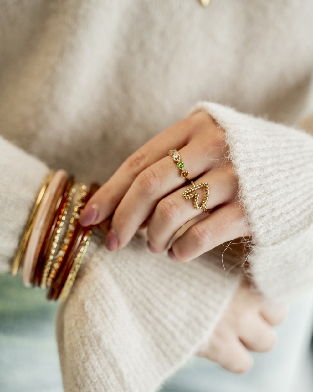 RING MET GEKLEURDE ZIRKONIA GOUD