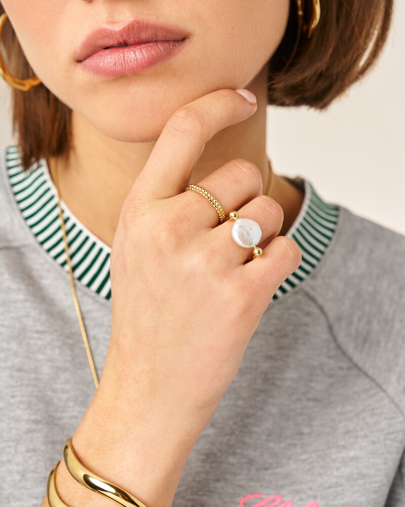 BOLD RING MET GROTE IMITATIEPAREL